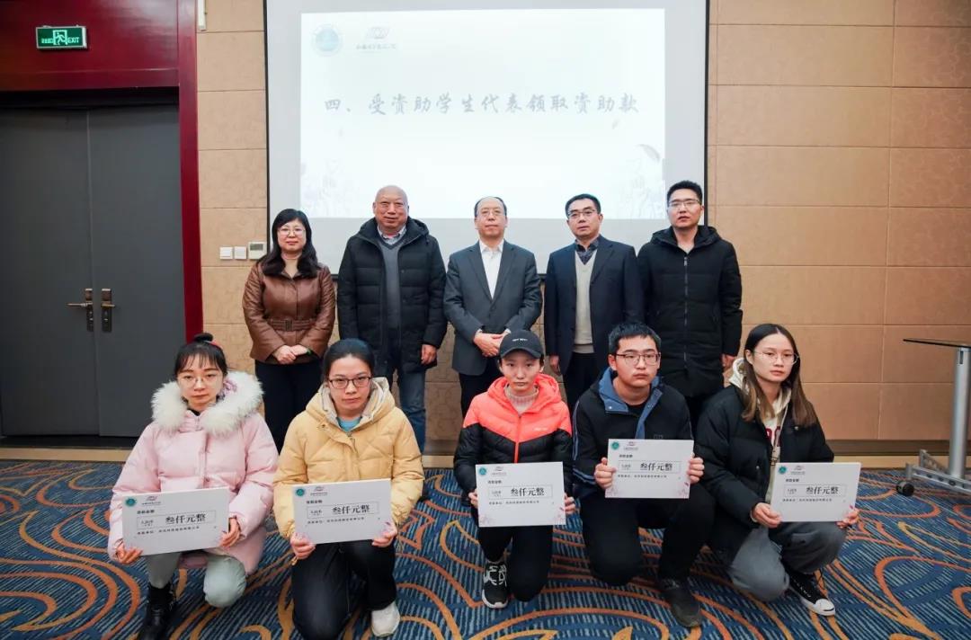 0a6687d0cab2415eb05f96d051af94a2.jpg 0a6687d0cab2415eb05f96d051af94a2.jpg